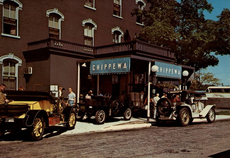 Chippewa Hotel (Hotel Chippewa) - Vintage Postcard (newer photo)